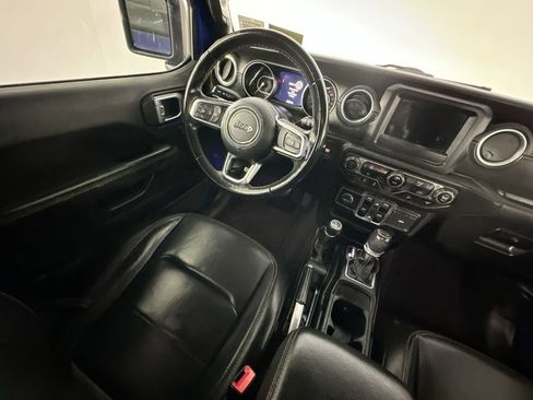 Used 2020 Jeep Wrangler Unlimited Sahara AWD/4WD image 9
