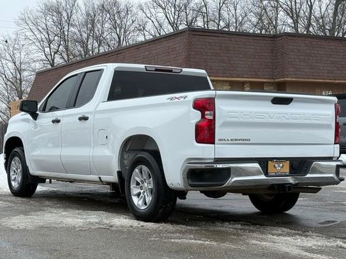 Used 2021 Chevrolet Silverado 1500 W/T w/ WT Value Package AWD/4WD image 3