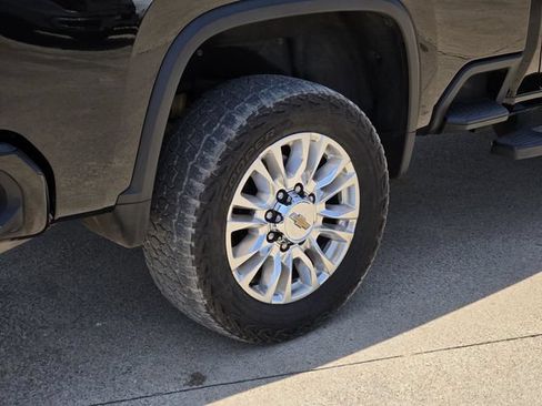 Used 2022 Chevrolet Silverado 2500 High Country w/ Z71 Off-Road Package AWD/4WD image 14