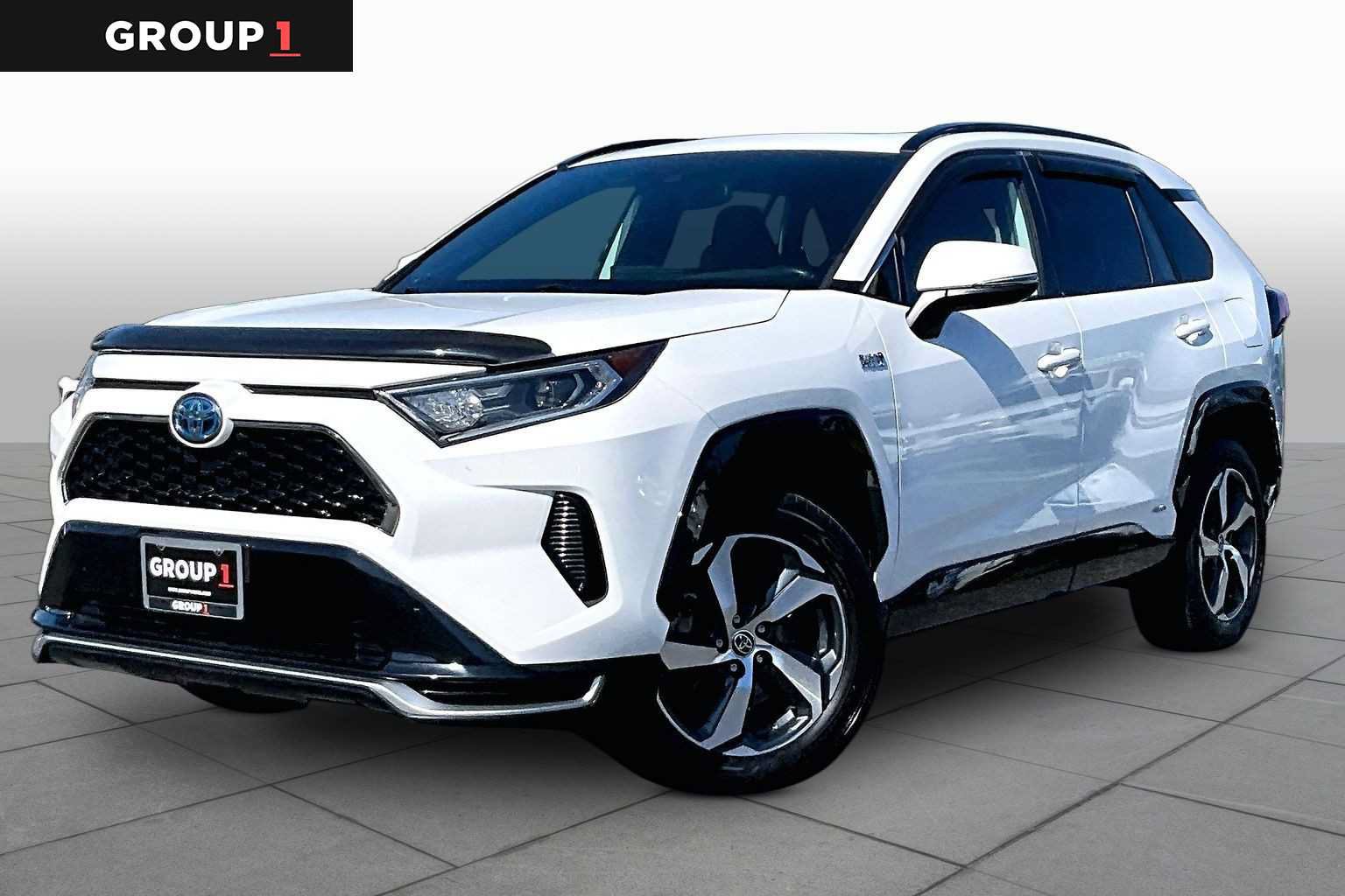 Used 2021 Toyota RAV4 SE w/ Weather & Moonroof Package AWD/4WD image 1