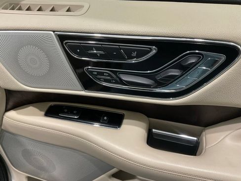Used 2021 Lincoln Navigator Reserve w/ Luxury Package AWD/4WD image 13