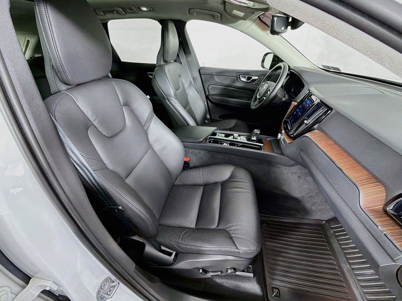 Used 2024 Volvo XC60 B5 Plus w/ Climate Package AWD/4WD image 31