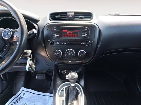 Used 2015 Kia Soul FWD image 11