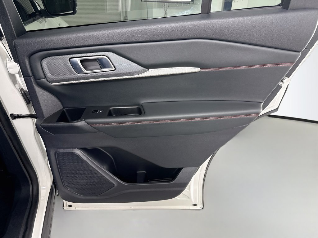 Used 2025 Ford Explorer ST-Line RWD image 47