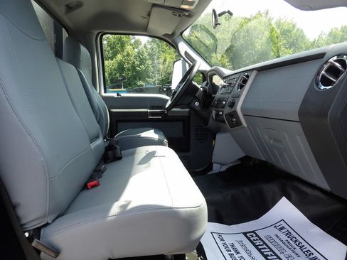 Used 2018 Ford F750 2WD Regular Cab Super Duty image 26