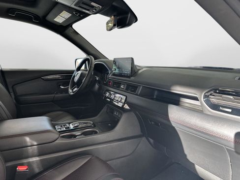 Certified 2025 Honda Pilot Black Edition image 42