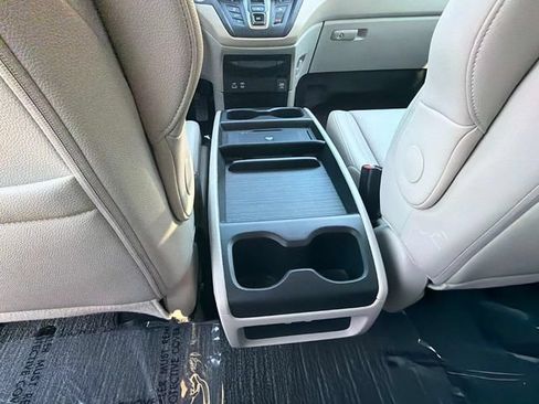 Used 2025 Honda Odyssey EX-L image 17