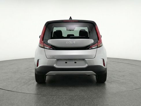 Used 2025 Kia Soul LX w/ LX Technology Package image 7