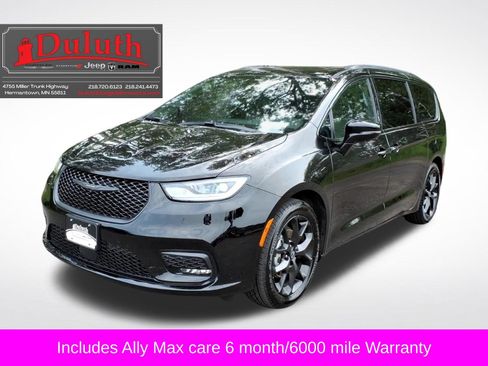 Used 2026 Chrysler Pacifica Limited w/ S Appearance Package FWD image 1