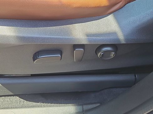 Used 2019 Subaru Ascent Touring AWD/4WD image 25