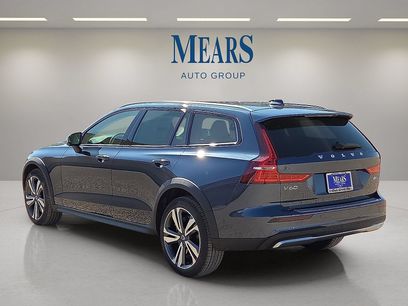 New 2026 Volvo V60 B5 Cross Country Plus w/ Protection Package Premier