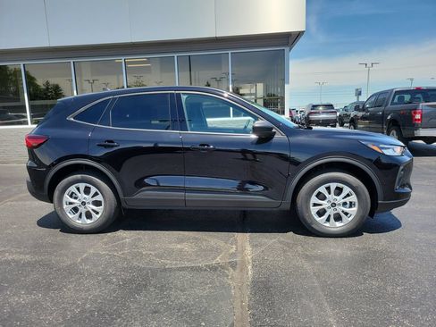 New 2026 Ford Escape Active w/ Cold Weather Package AWD/4WD image 2