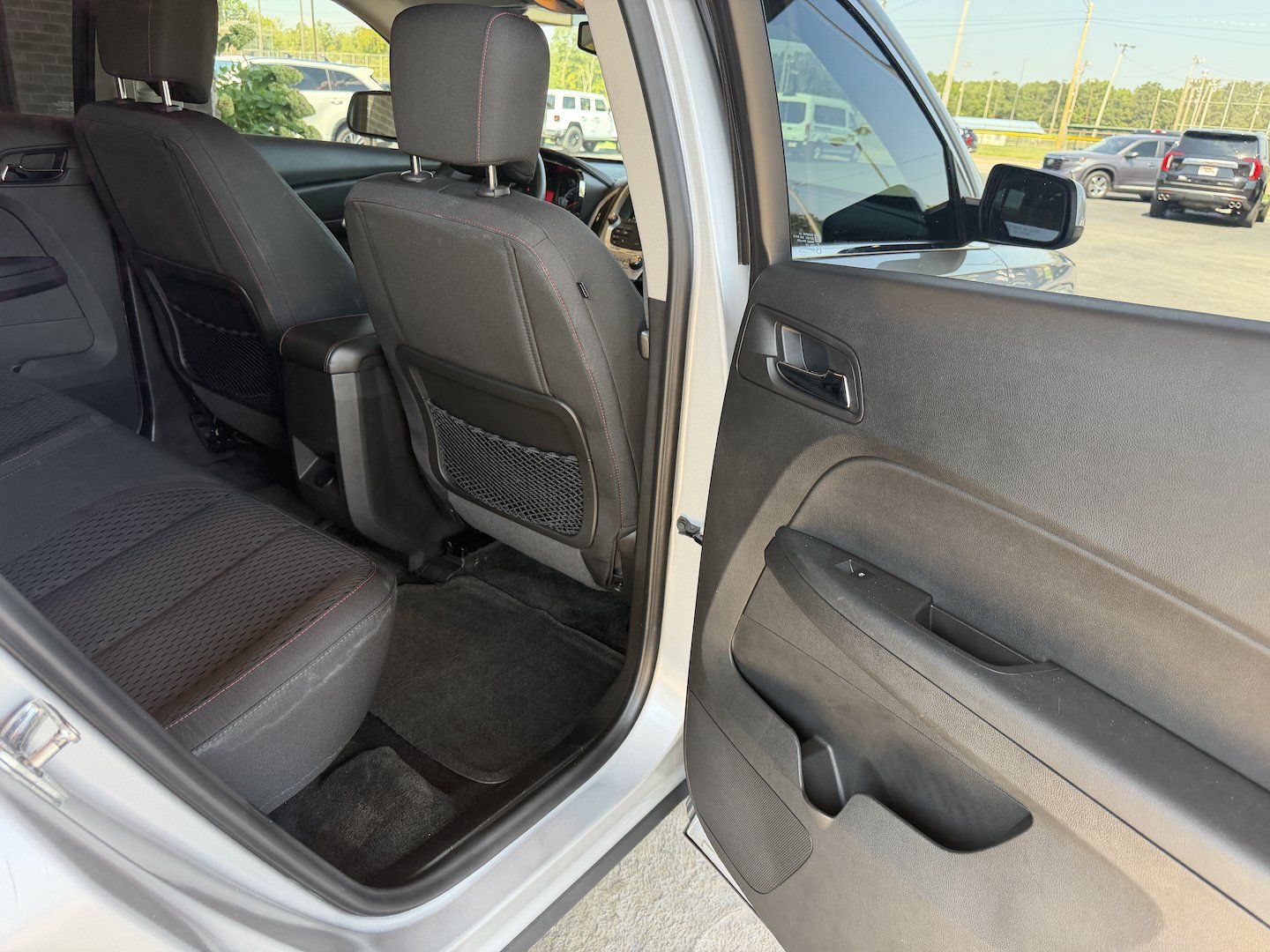 Used 2015 GMC Terrain SLE FWD image 25