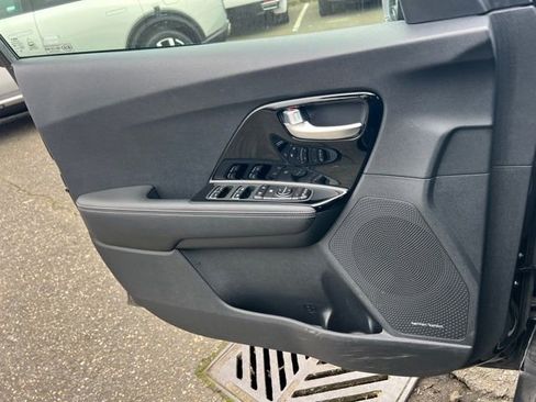 Used 2022 Kia Niro EX w/ Cold Weather Package image 20