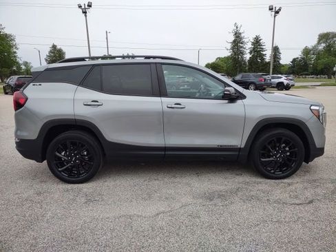Used 2023 GMC Terrain SLE w/ Driver Convenience Package AWD/4WD image 6
