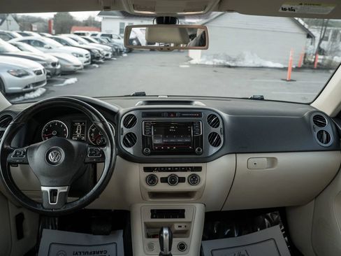 Used 2017 Volkswagen Tiguan S image 13