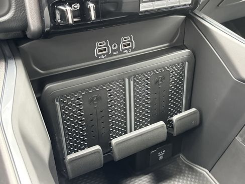 New 2026 RAM 3500 Laramie AWD/4WD image 24
