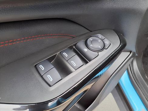 Used 2025 Chevrolet Trax RS w/ Sunroof Package image 14