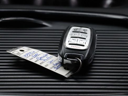 Used 2022 Chrysler Pacifica Touring-L w/ S Appearance Package image 21