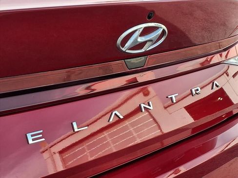 Used 2023 Hyundai Elantra SE w/ Cargo Package image 19