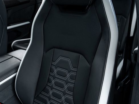 Used 2025 Lamborghini Urus SE image 30