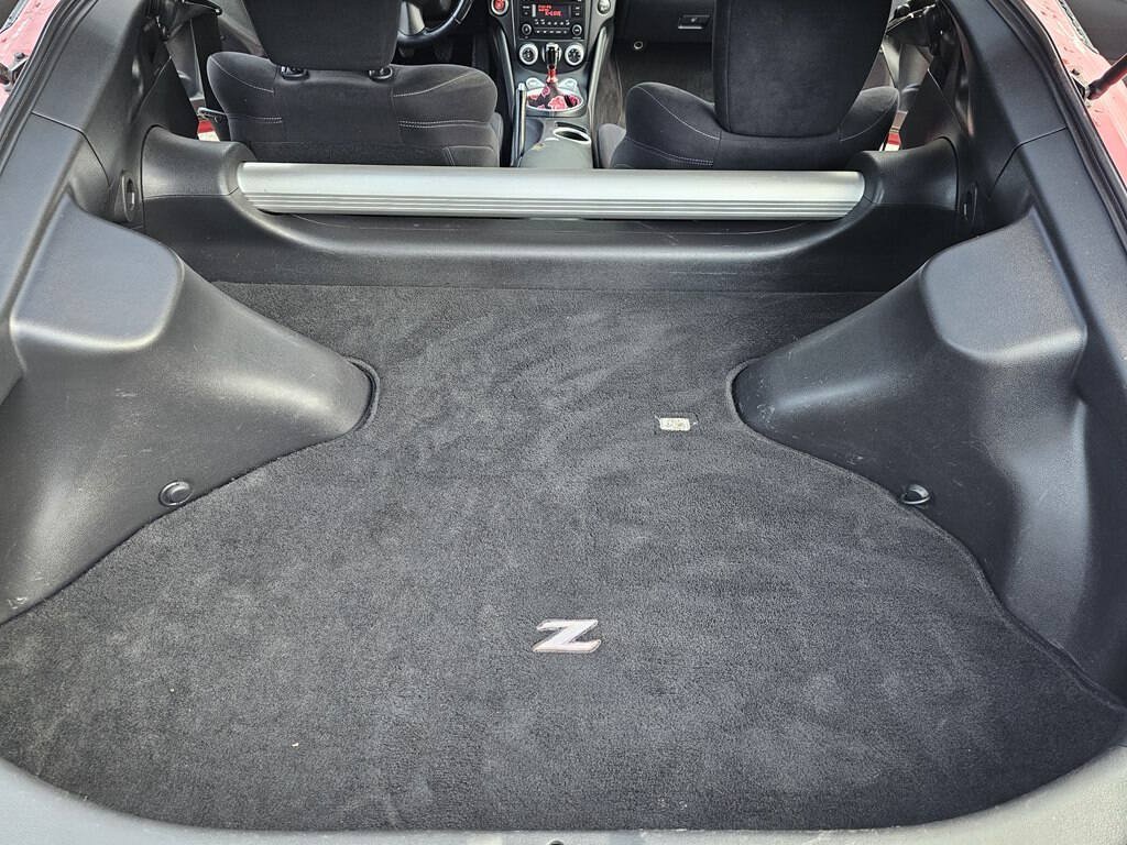 Used 2017 Nissan 370Z Coupe RWD image 21