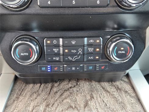 Used 2019 Ford F250 Lariat w/ Lariat Ultimate Package AWD/4WD image 18