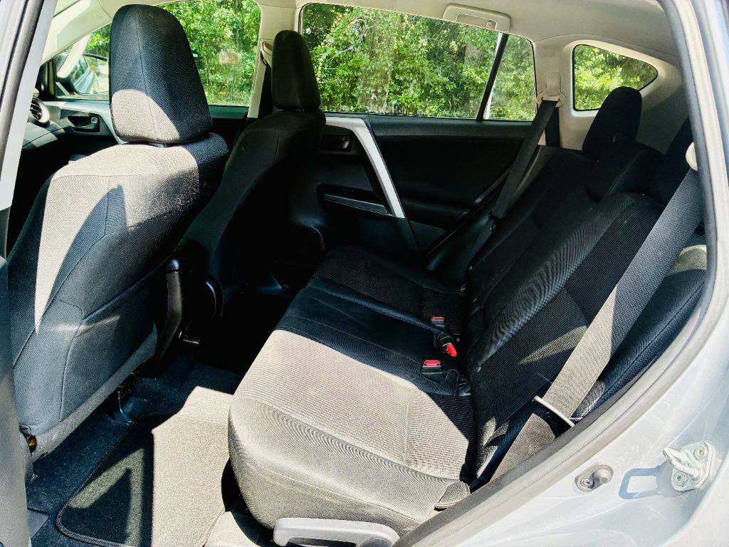 Used 2017 Toyota RAV4 LE FWD image 9