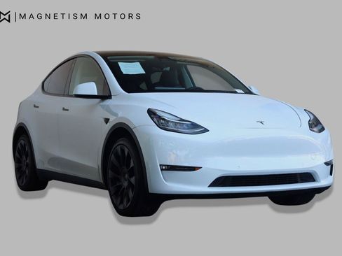 Used 2022 Tesla Model Y Long Range AWD/4WD image 4