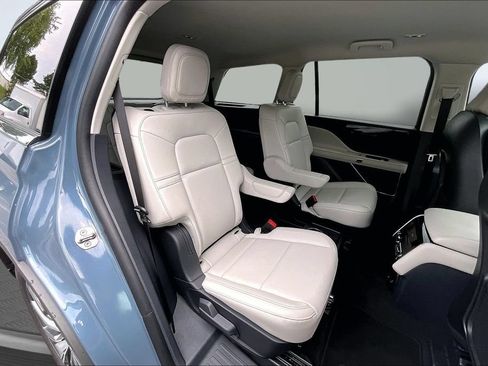 Used 2026 Lincoln Aviator 2WD image 26