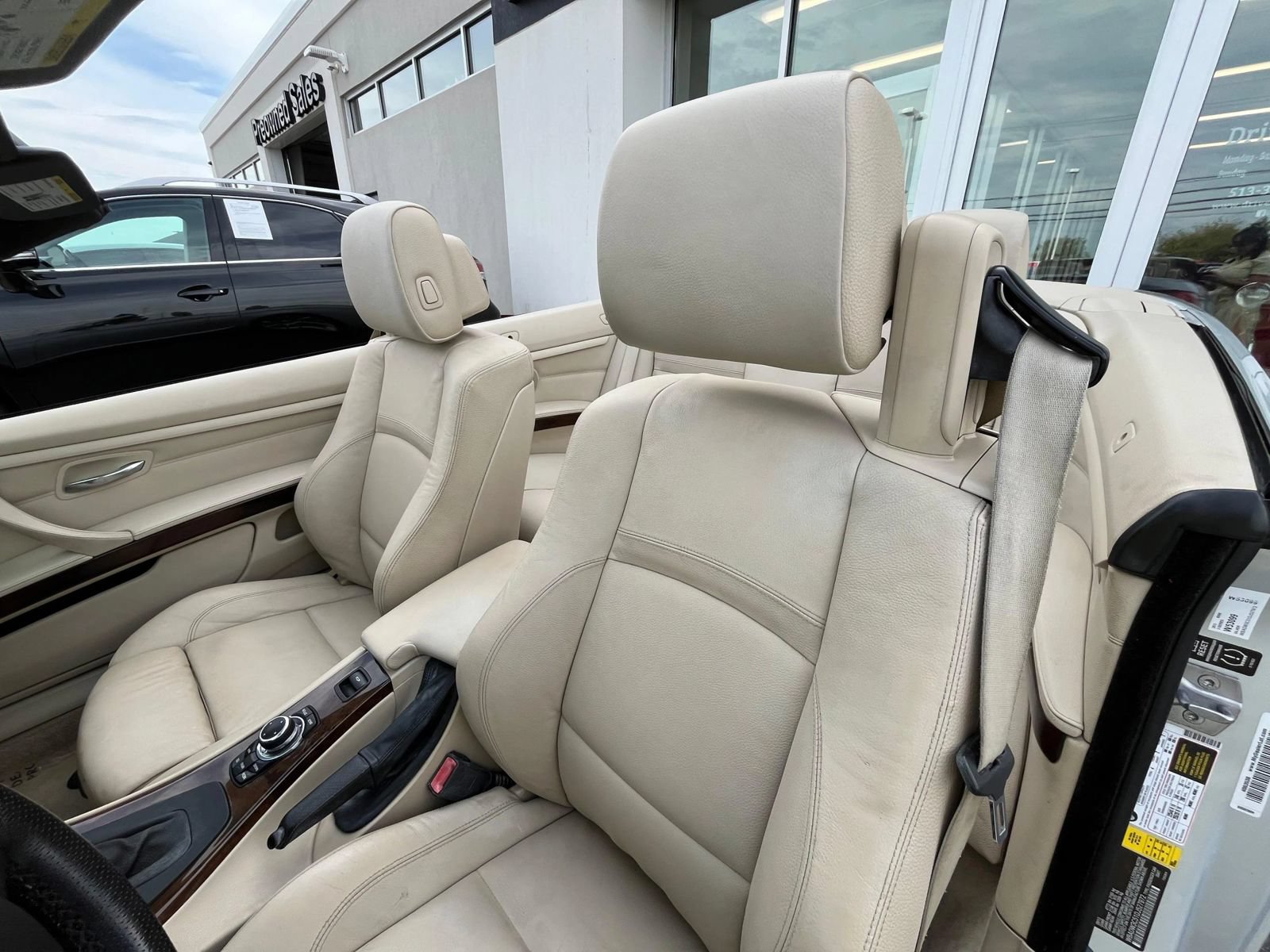 Used 2013 BMW 328i Convertible w/ M Sport Pkg RWD image 30