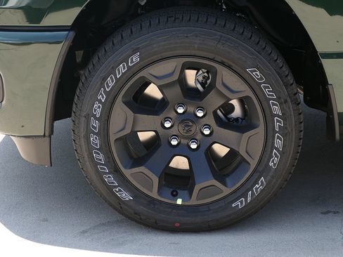 New 2026 RAM 1500 Express AWD/4WD image 8