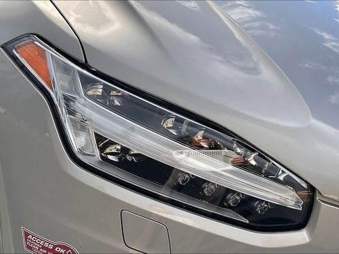 Used 2023 Volvo XC90 T8 Ultimate w/ Lounge Package image 32