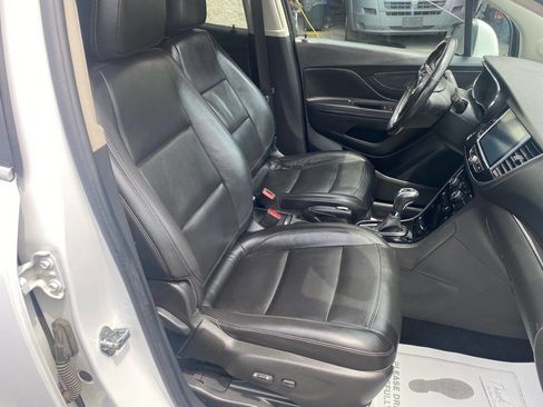 Used 2019 Buick Encore Essence image 12