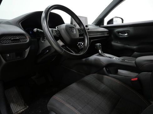 Used 2025 Honda HR-V Sport image 11