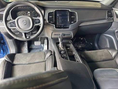 Used 2019 Volvo XC90 T5 R-Design image 11