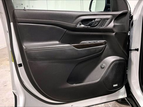 Used 2022 GMC Acadia AT4 w/ Technology Package image 21