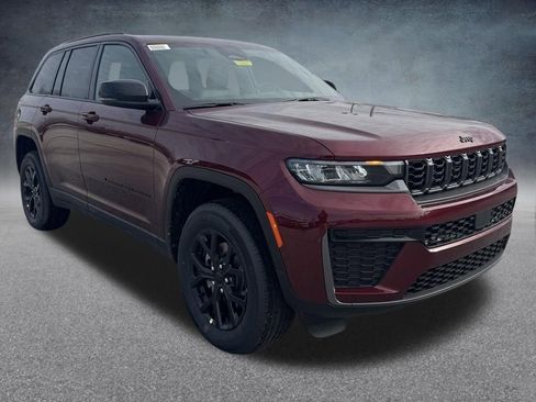 New 2026 Jeep Grand Cherokee Altitude AWD/4WD image 2