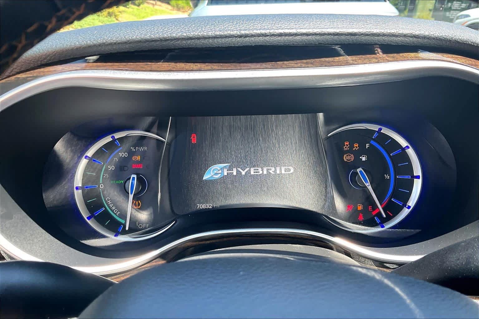 Used 2023 Chrysler Pacifica Pinnacle FWD image 27