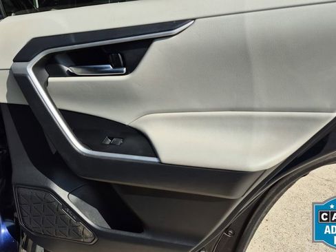 Used 2021 Toyota RAV4 XLE Premium image 53