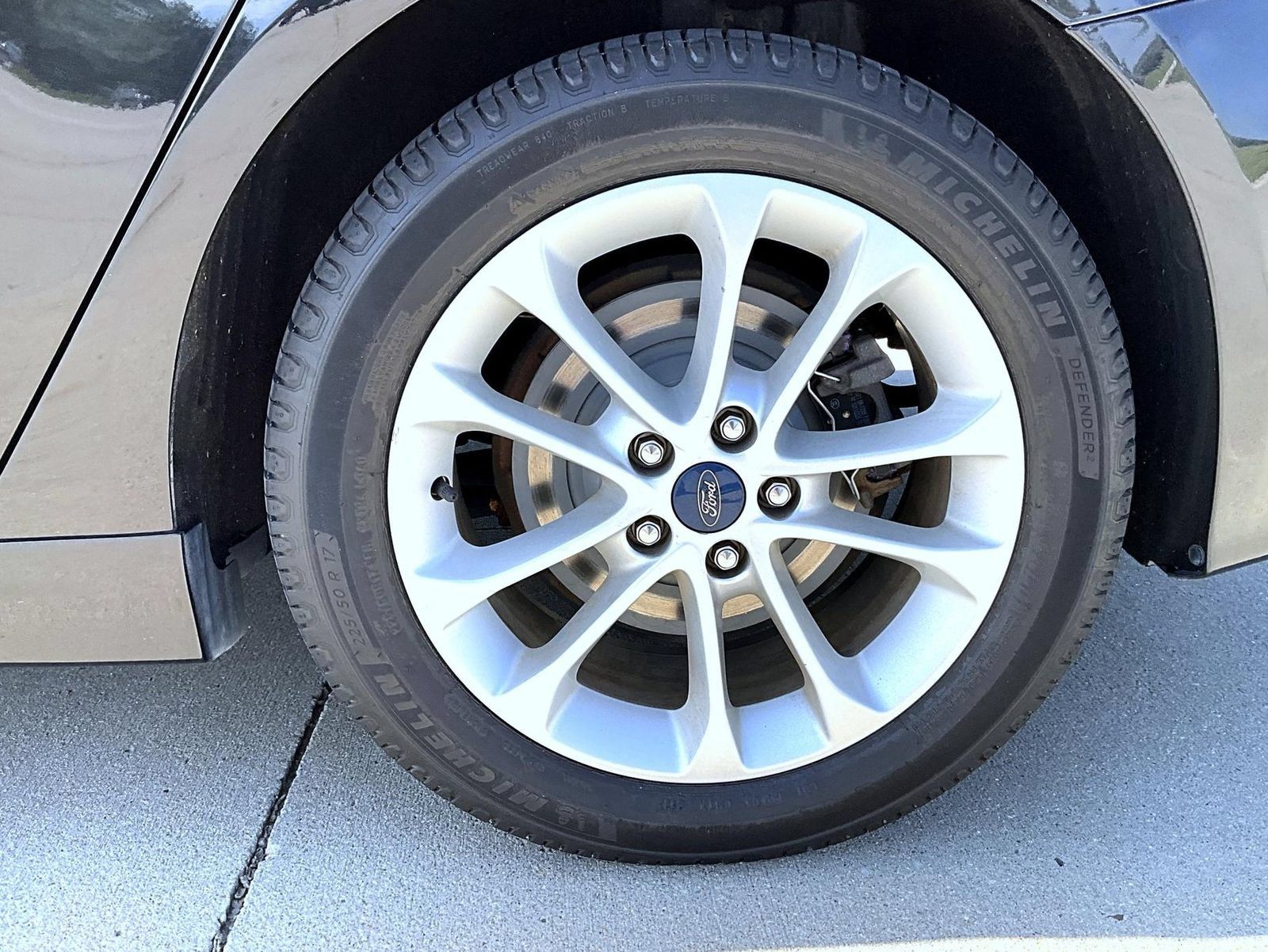Used 2019 Ford Fusion SE FWD image 25