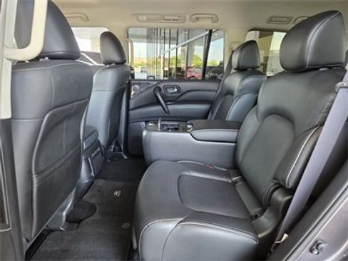 Used 2024 INFINITI QX80 Luxe image 11