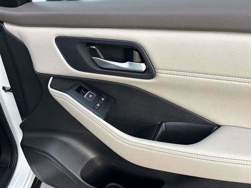 Certified 2023 Nissan Rogue SL image 18