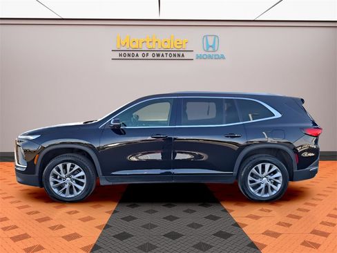 Used 2025 Buick Enclave Preferred image 2