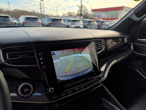 Used 2022 Jeep Wagoneer Series II w/ Flexible Seating Group image 23