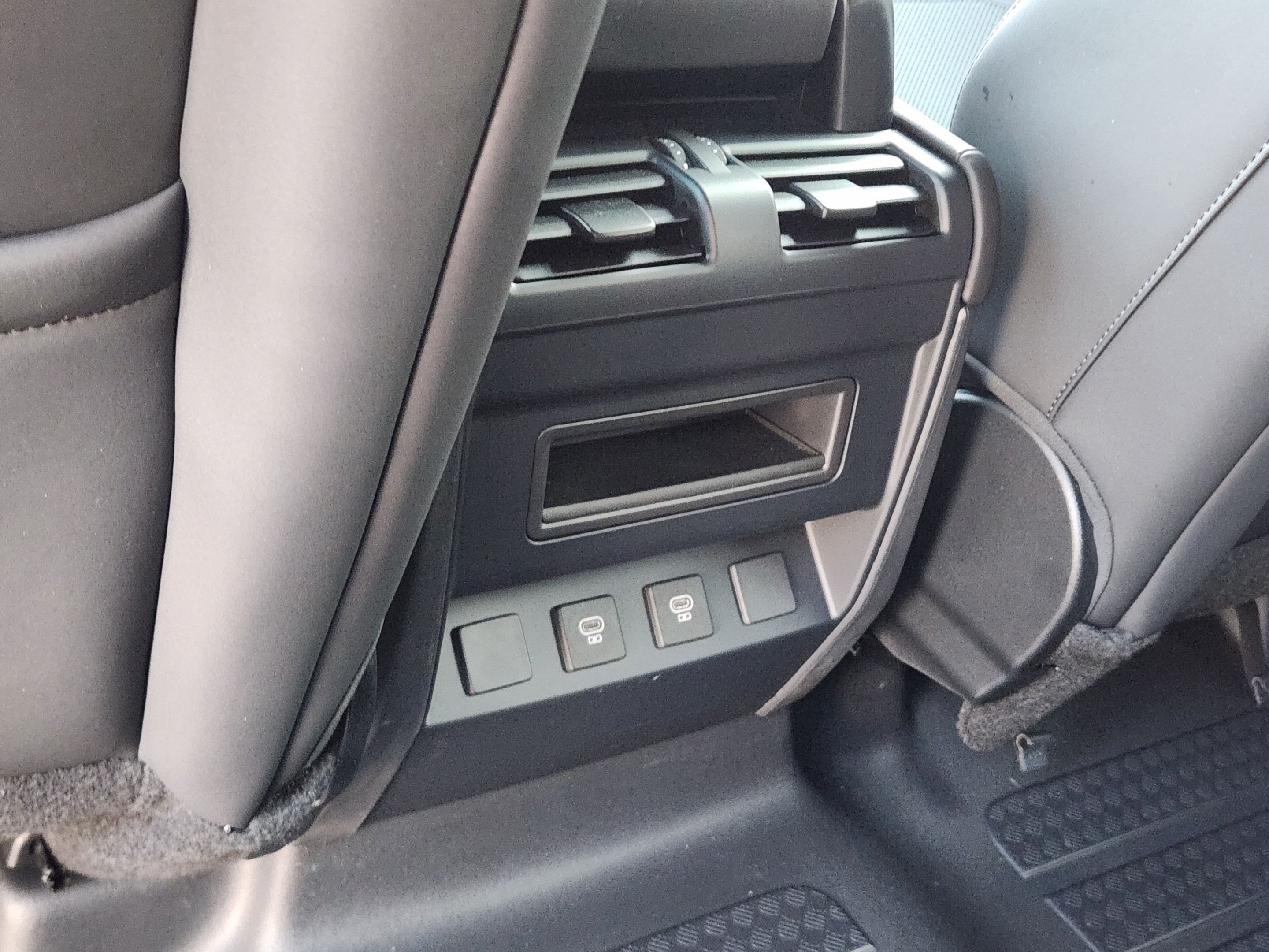 Used 2025 Land Rover Defender 110 S AWD/4WD image 27