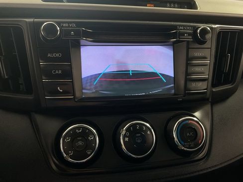 Used 2018 Toyota RAV4 LE w/ Carpet Mat Package AWD/4WD image 3
