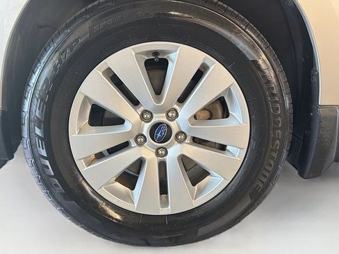 Used 2018 Subaru Outback 2.5i Premium AWD/4WD image 11
