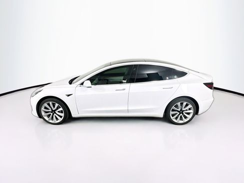 Used 2020 Tesla Model 3 Standard Range RWD image 4