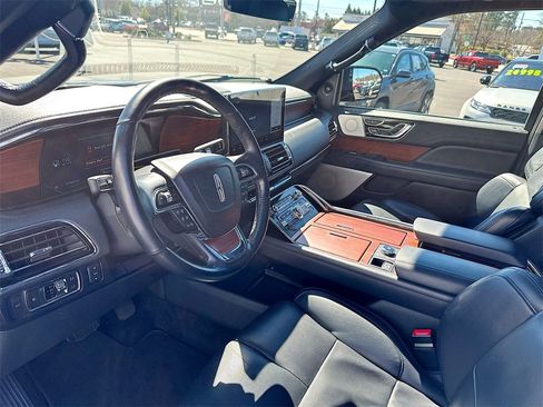 Used 2022 Lincoln Navigator Reserve image 10